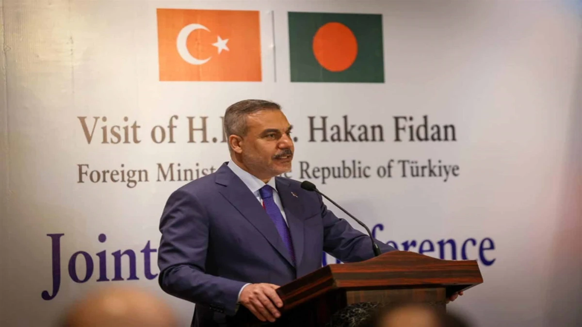 Fidan'dan Bangladeş'te 'İsrail' uyarısı: Ateşkesi sabote etme girişimlerine engel olunması şarttır 