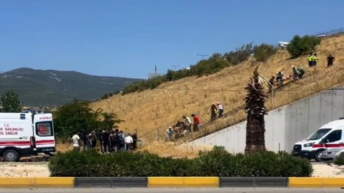 Gaziantep'te zincirleme kaza; 2 &ouml;l&uuml;, 3 yaralı 