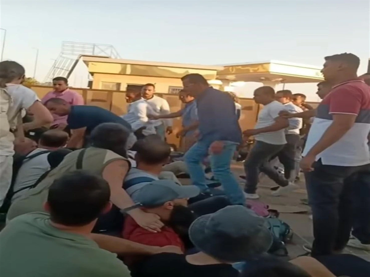 Gazze'deki ablukanın kırılması için Mısır'a giden 40 aktivist alıkonuldu 
