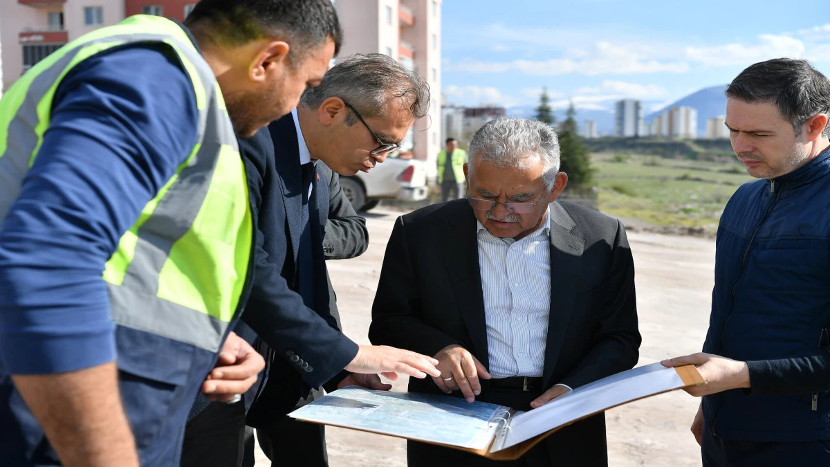 ​"Yapılaşmadan &ouml;nce o hizmeti g&ouml;t&uuml;r&uuml;yoruz!" Başkan B&uuml;y&uuml;kkılı&ccedil;'tan dikkat &ccedil;eken G&ouml;kkent a&ccedil;ıklaması 