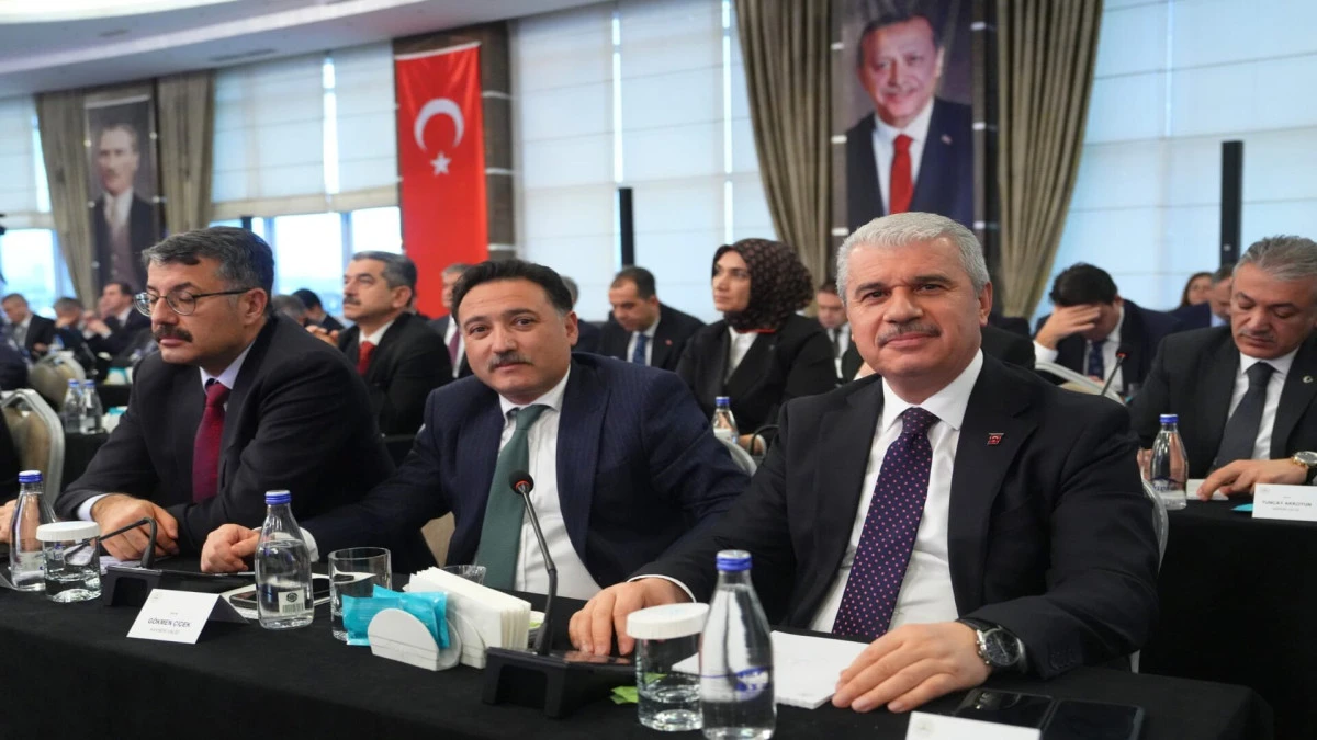 G&ouml;kmen &Ccedil;i&ccedil;ek, Valiler Buluşması'na katıldı! 