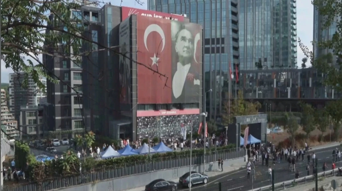 Gürsel Tekin, CHP İstanbul İl Başkanlığı'na girmeden önce açıklama yaptı