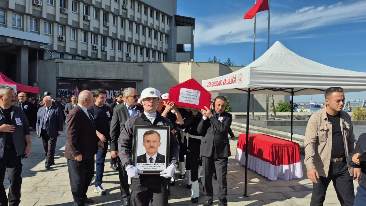 Hayatını kaybeden Zonguldak Vali Yardımcısı i&ccedil;in t&ouml;ren 