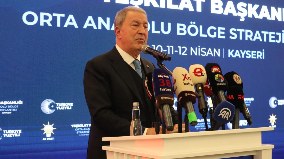 Hulusi Akar: "Recep Tayyip Erdoğan liderliğinden başka bu &uuml;lkeyi y&ouml;netmek ger&ccedil;ekten m&uuml;mk&uuml;n değil" 