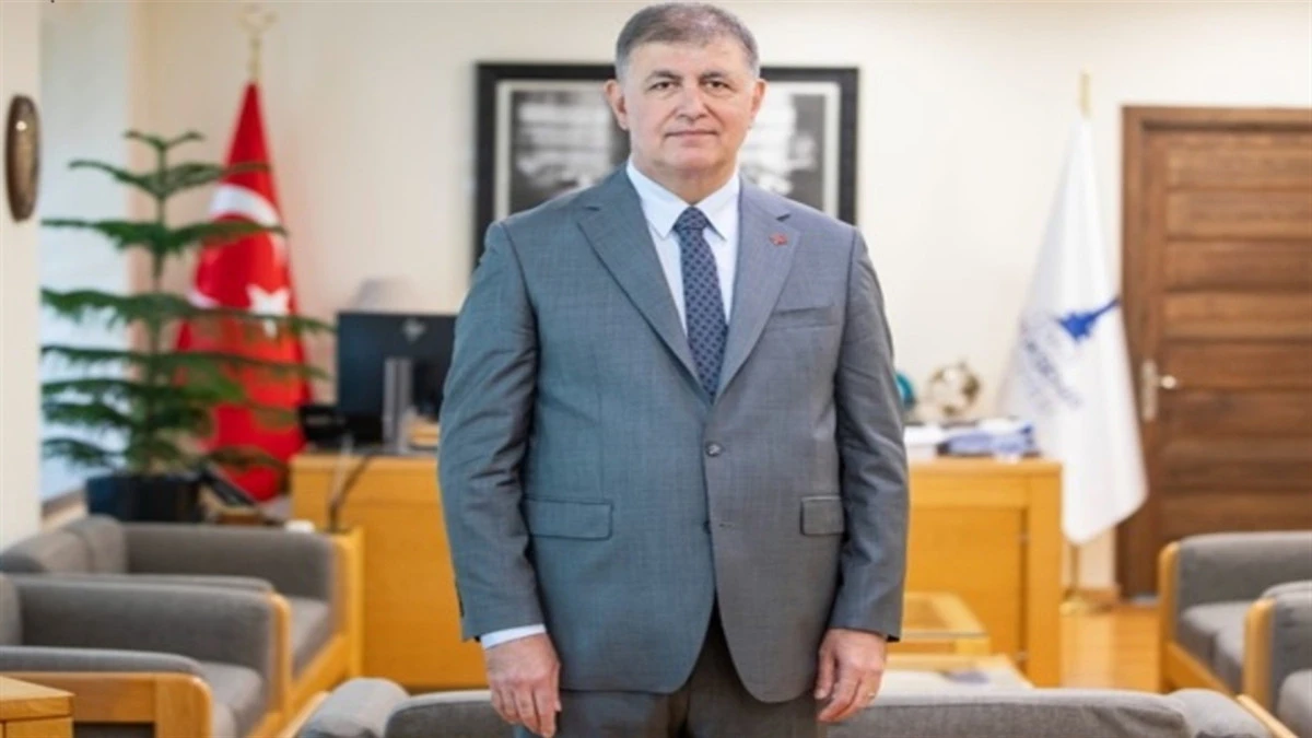 İzmir B&uuml;y&uuml;kşehir Belediye Başkanı Cemil Tugay, CHP&rsquo;den istifa etti! 