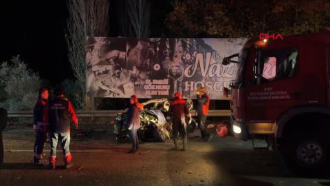 İZMİR'de zincirleme trafik kazası; 2 ölü, 7 yaralı 