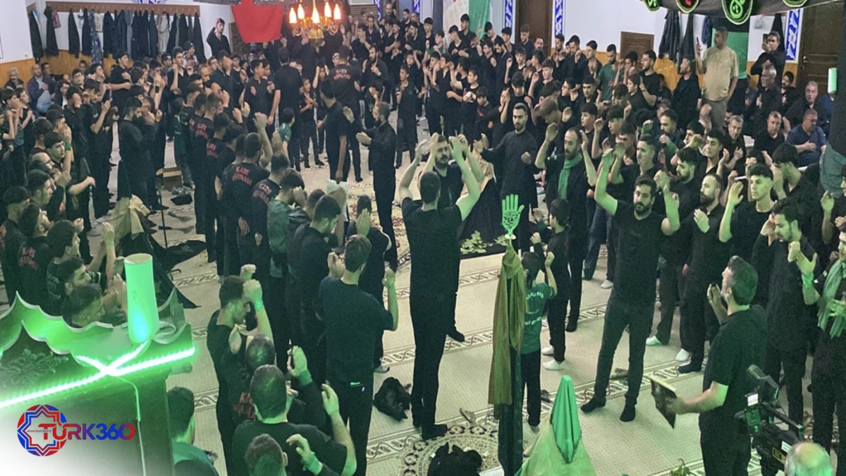Kars&rsquo;ta y&uuml;zlerce kişi ağıtlar yakıp, sine vurarak Kerbela şehitlerini andı 