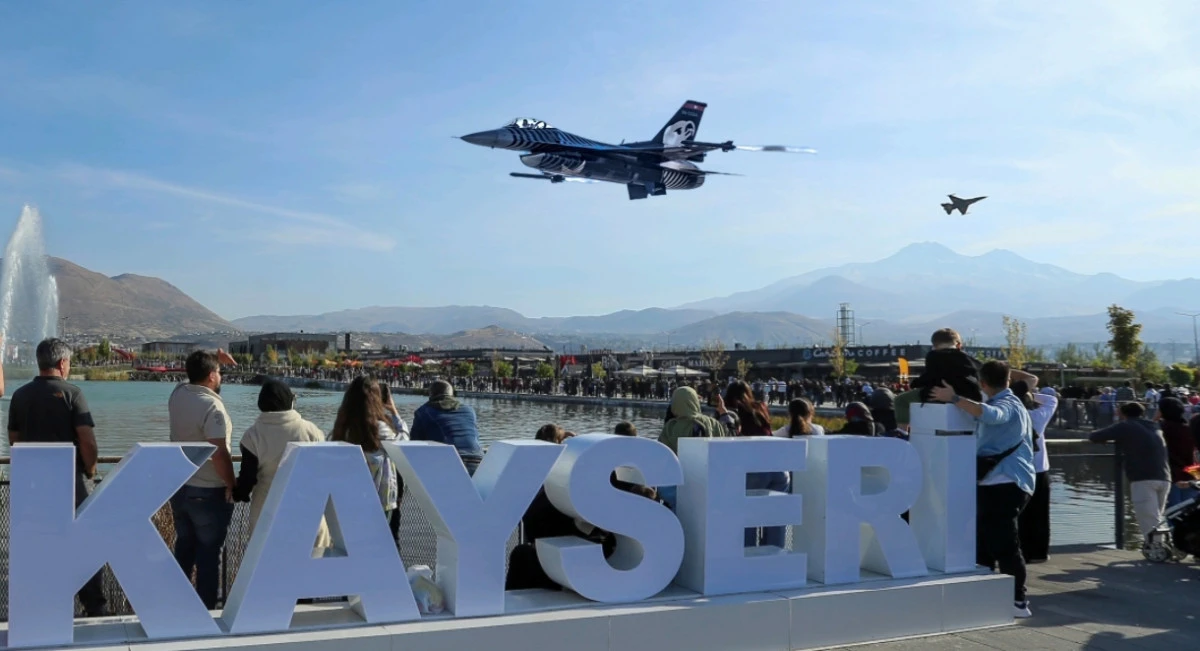 Kayseri Bilim Festivali’nde SOLOTÜRK Gösterisi Nefes Kesti! 