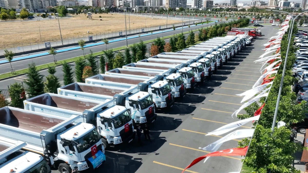 Kayseri Büyükşehir’den 520 Milyon TL’lik Dev Yatırım: 38 Yeni Araç Hizmete Katıldı 