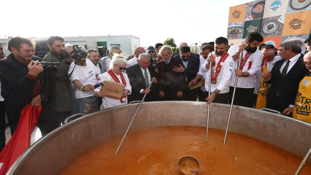 Kayseri Gastronomi Günleri’nde 1 Ton Pastırmalı Gömeç Fasulyesi İkramı