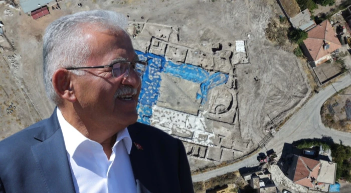 Kayseri İncesu’da 600 Metrekarelik Tarihi Mozaik Gün Yüzüne Çıkarıldı: Başkan Büyükkılıç, “İncesu Yeni Bir Turizm Destinasyonu Olacak”