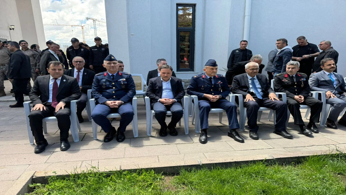 Kayseri Protokol&uuml;nden Kartal Şehitliği&rsquo;ne Ziyaret 