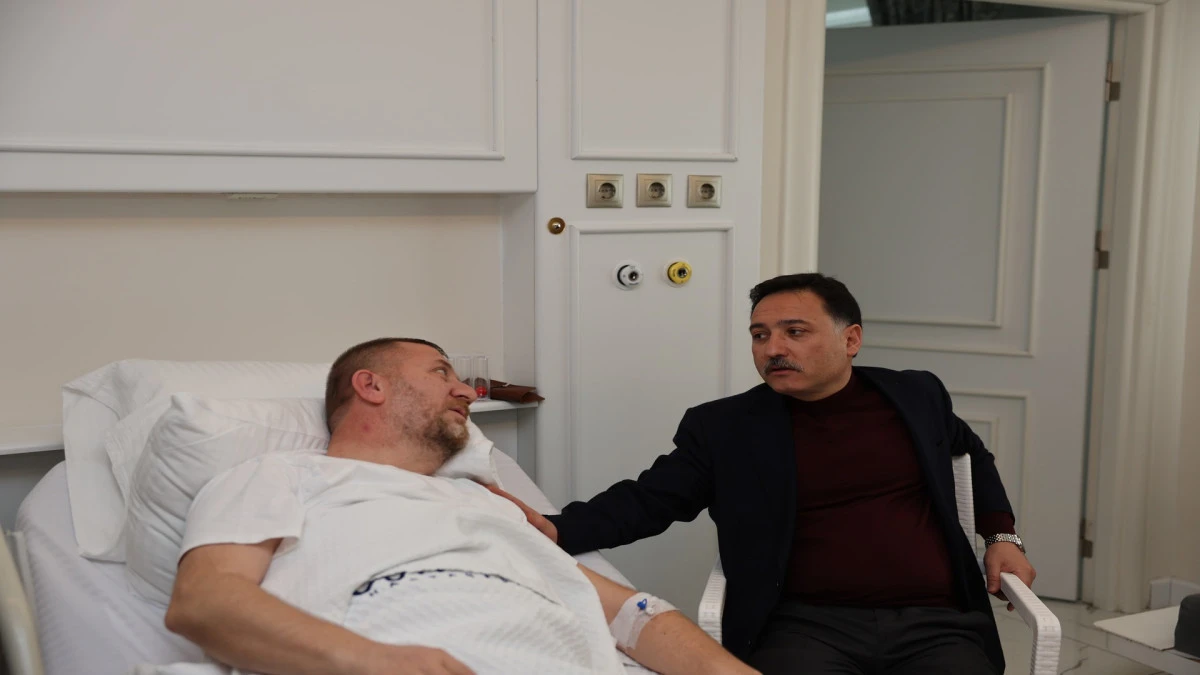 Kayseri Valisi G&ouml;kmen &Ccedil;i&ccedil;ek&rsquo;ten Deniz &Ccedil;ağan&rsquo;a ge&ccedil;miş olsun ziyareti! 