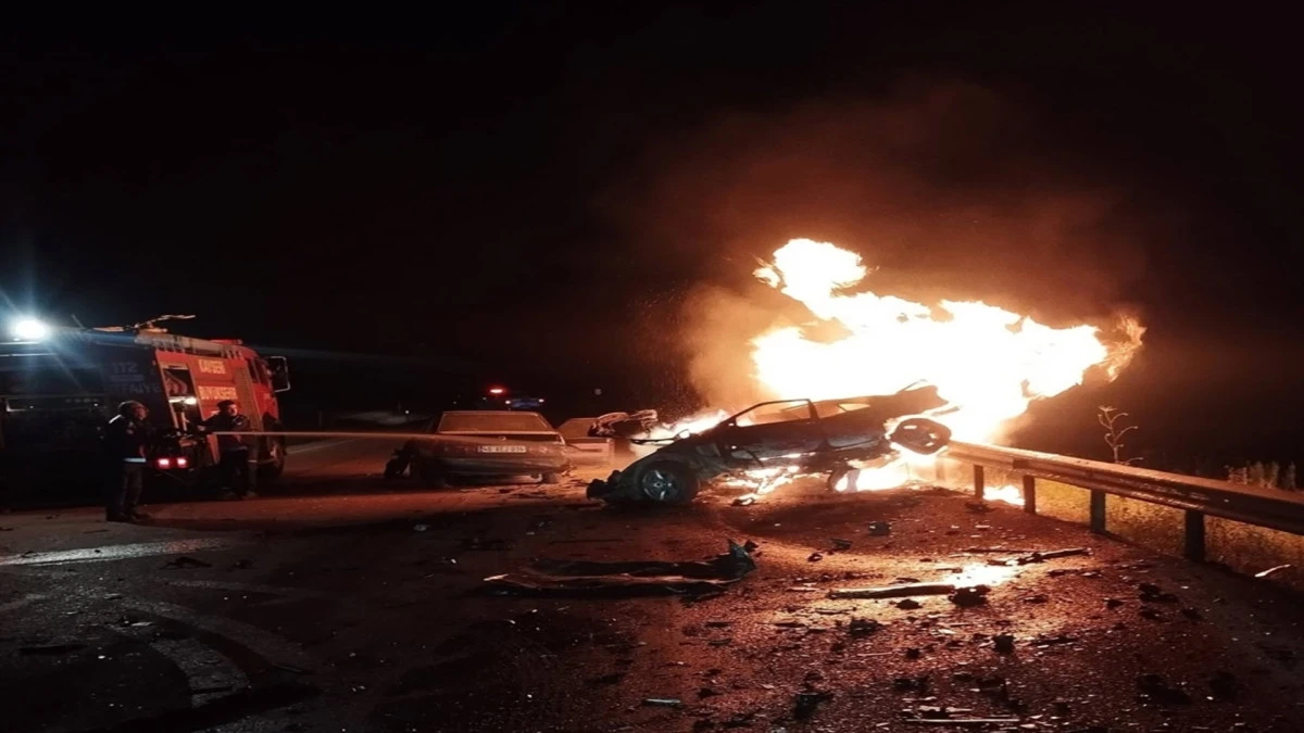 Kayseri&rsquo;de 3 otomobil &ccedil;arpıştı: 1 &ouml;l&uuml;, 5 yaralı 