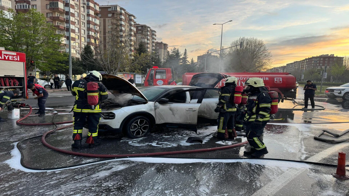 Kayseri&rsquo;de Elektrikli Otomobil Yangını 