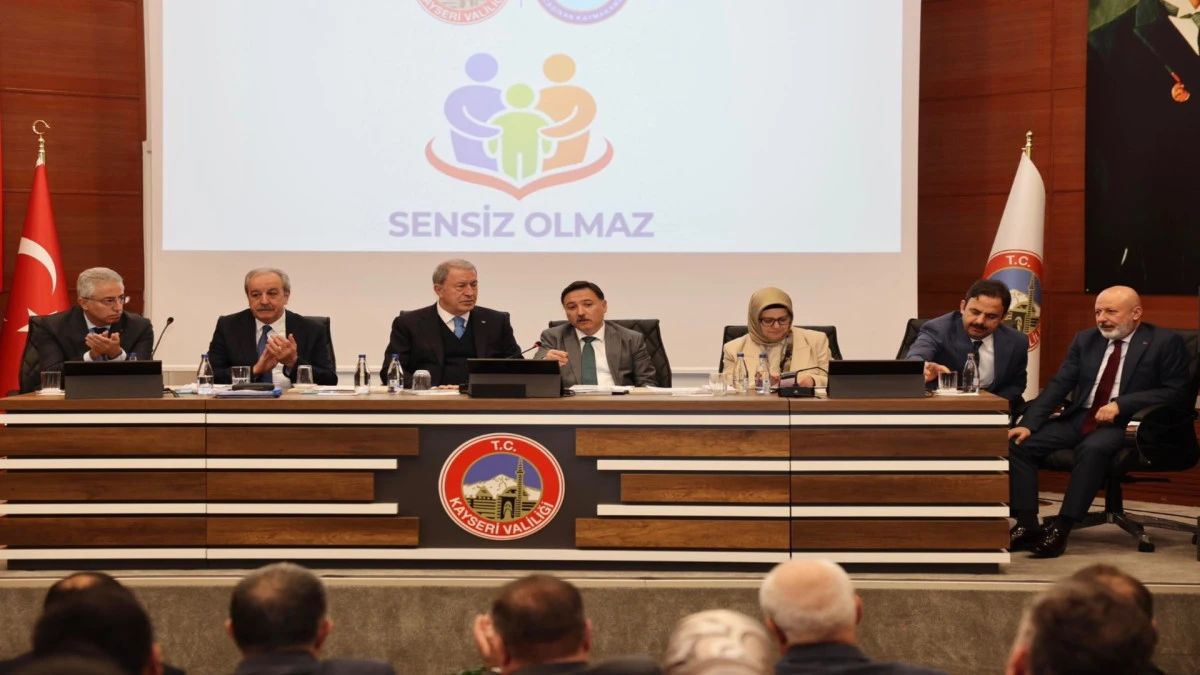 Kayseri'de Gen&ccedil;liğe Tam Destek: 'Sensiz Olmaz' Projesi Tanıtıldı! 