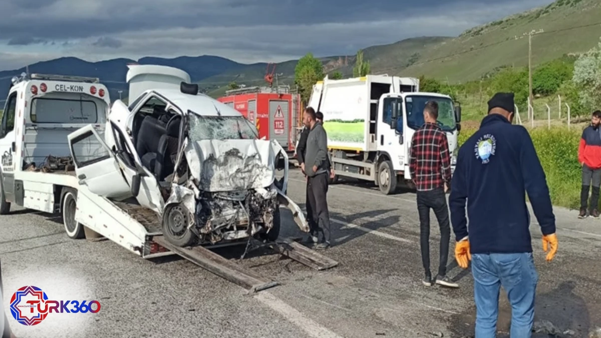Kayseri&rsquo;de hafif ticari ara&ccedil; ile otomobil &ccedil;arpıştı: 1 &ouml;l&uuml;, 2 yaralı 