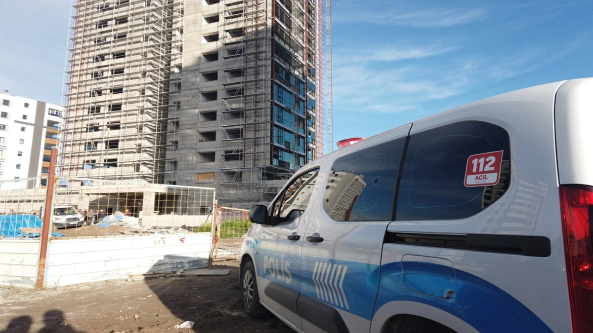 Kayseri&rsquo;de inşaatta &uuml;zerine mermer d&uuml;şen iş&ccedil;i hayatını kaybetti! 