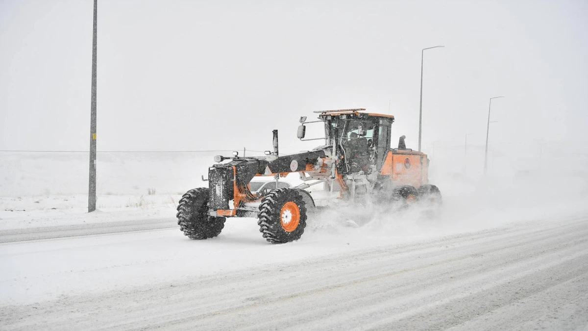 Kayseri&rsquo;de Kar Seferberliği: 421 Personel ve 156 Ara&ccedil;la Kesintisiz Mesai! 
