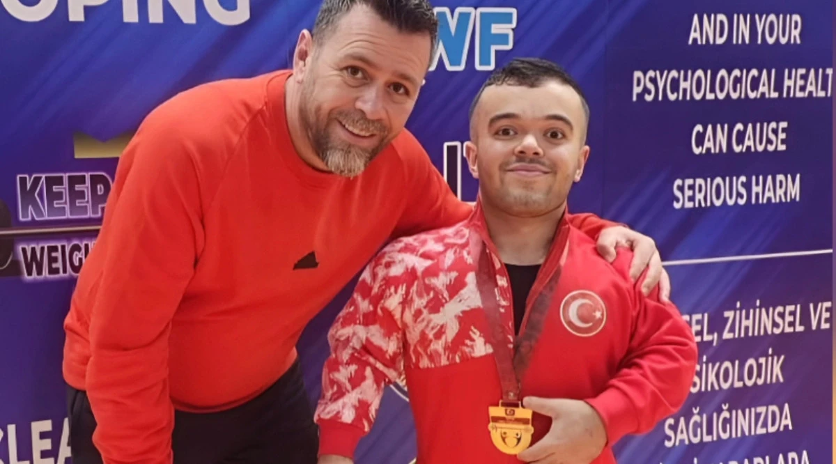 Kayserili sporcu &Ccedil;ağdaş, halterde T&uuml;rkiye şampiyonu oldu! 