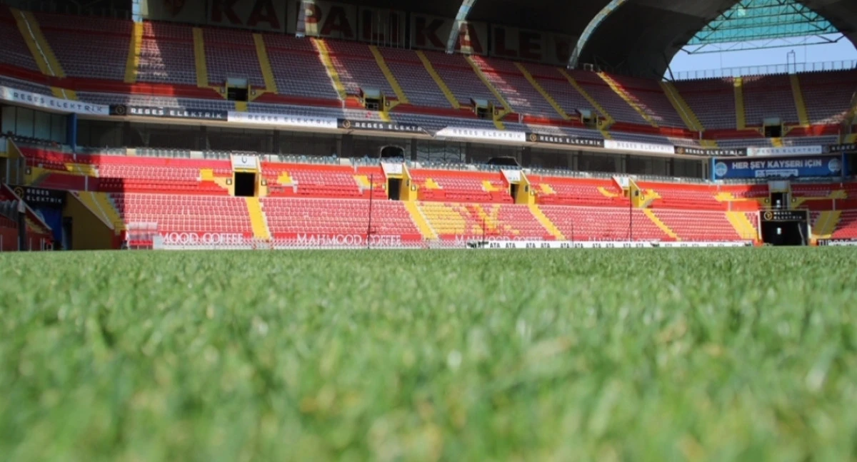 Kayserispor-Galatasaray Maçı Öncesi Stadyum Hazırlıkları Tamamlandı 