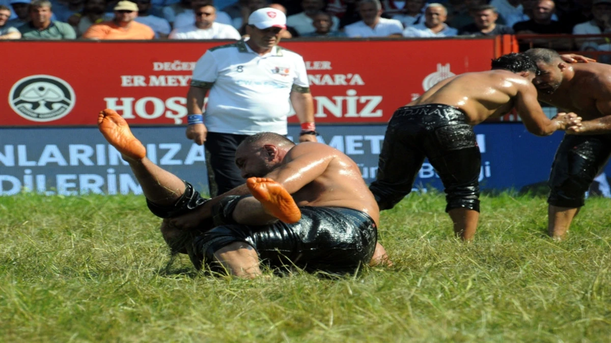Kırkpınar Yağlı G&uuml;reşleri&rsquo;nde &ccedil;eyrek finale kalan pehlivanlar belli oldu
