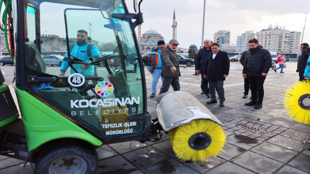 Kocasinan Belediyesi&rsquo;nden 24 Saat Esaslı Kar Temizliği 