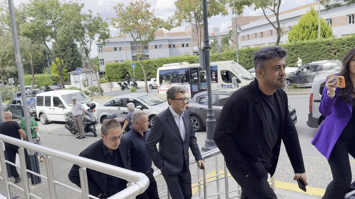 'Kurtlar Vadisi' dizisinin senaristleri ifade vermek i&ccedil;in Silivri Adliyesi'ne geldi 
