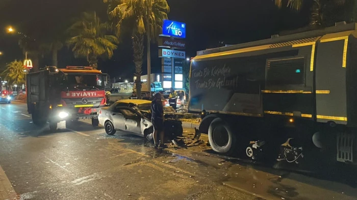 Kuşadası’nda temizlik aracına çarpan sürücü hayatını kaybetti! 