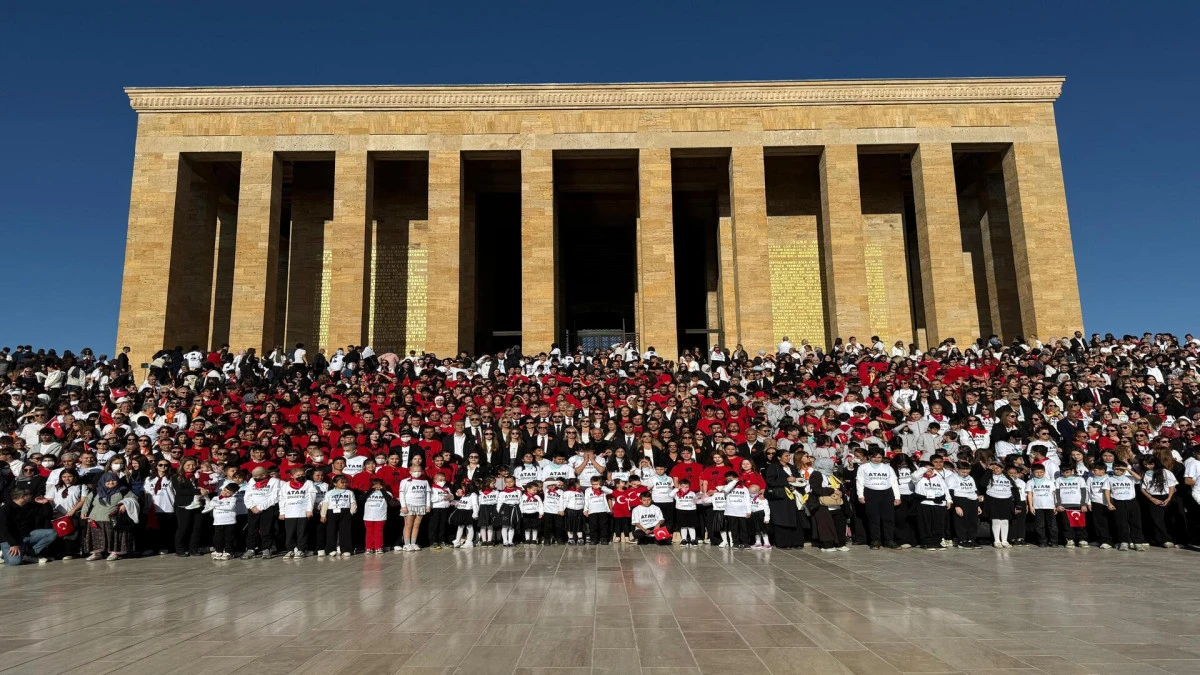 L&Ouml;SEV'den Anıtkabir&rsquo;e 100 bin kişilik ziyaret 