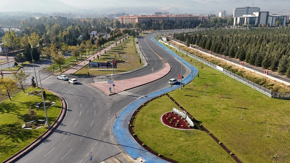 Melikgazi Belediyesi’nden Ulaşıma Çifte Açılış: Albayrak Caddesi ve 40 Yeni Araç Hizmete Giriyor 