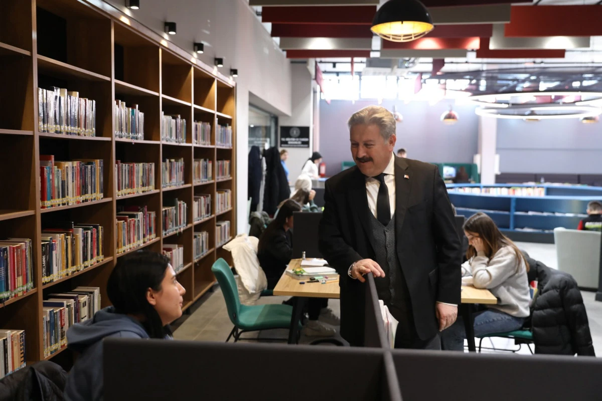 Melikgazi’de Kütüphaneler Geleceğe Işık Tutuyor 