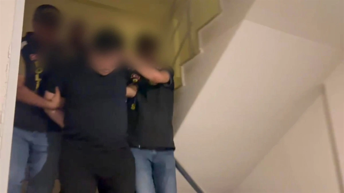 MİT, uluslararası uyuşturucu ka&ccedil;ak&ccedil;ısının yerini tespit etti, polis yakaladı 