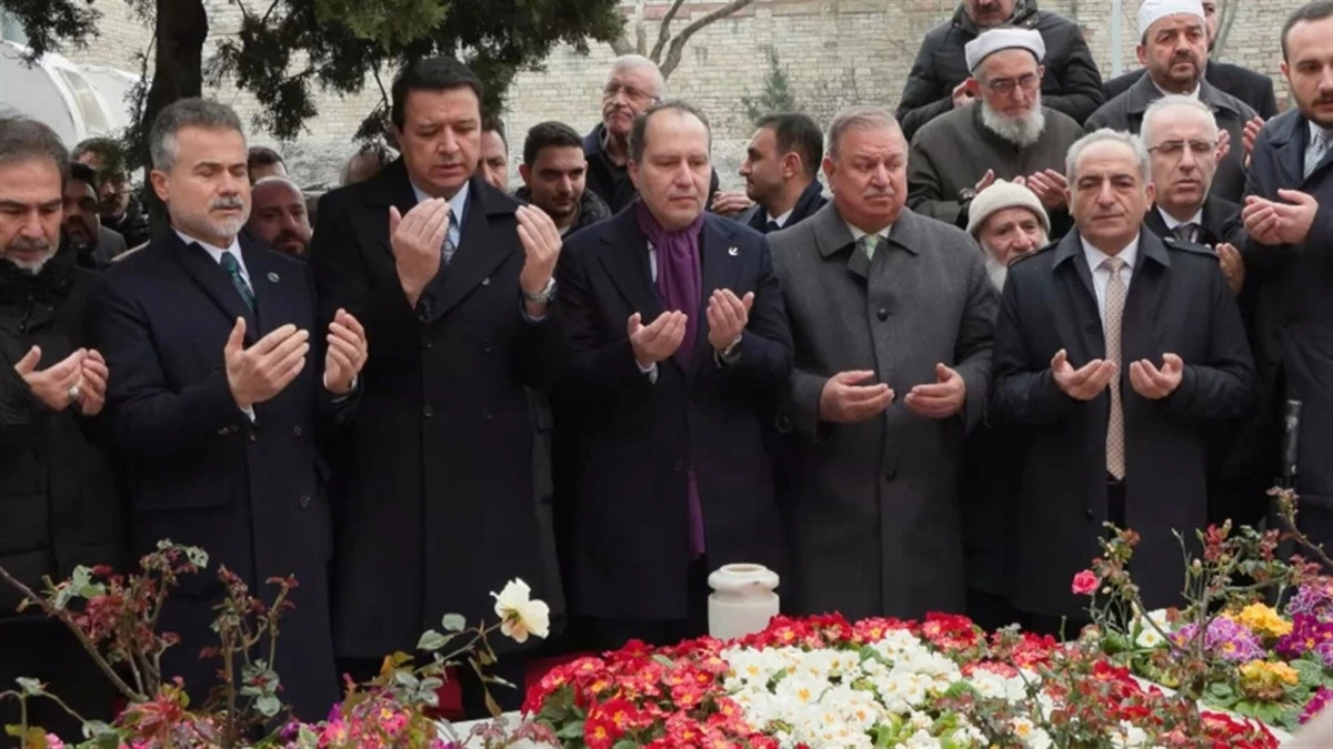 Necmettin Erbakan vefatının 15&rsquo;inci yılında kabri başında anıldı! 