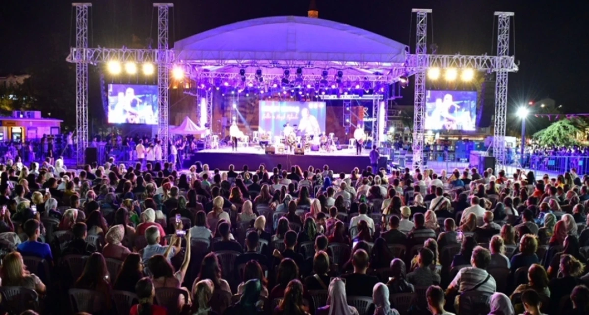 Neşet Ertaş Kültür ve Müzik Festivali, 'deprem' nedeniyle yarıda kesildi 