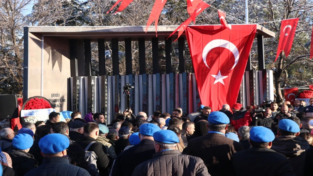"Onları Unutursak Kalbimiz Kurur": Kayseri, 17 Aralık Şehitlerini Dualarla Andı 