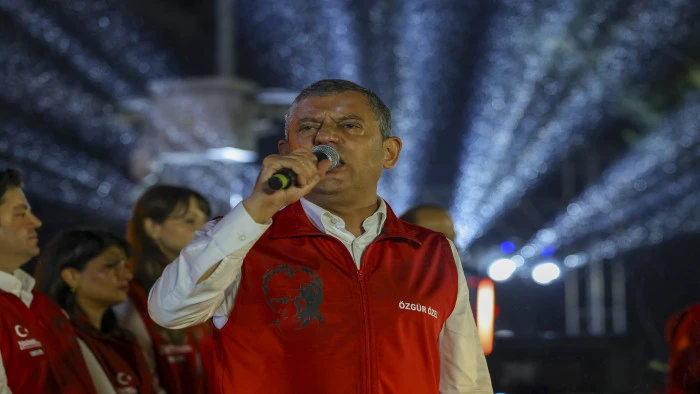 &Ouml;ZG&Uuml;R &Ouml;ZEL: CUMHURİYET, KİMSESİZLERİN KİMSESİDİR 
