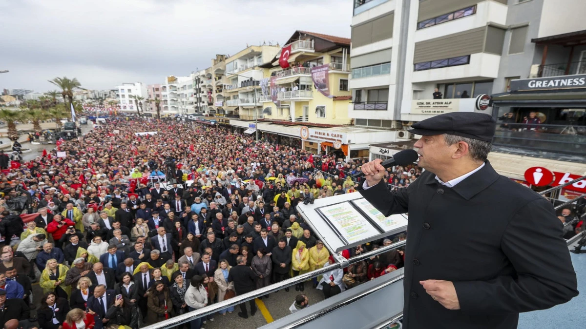 &Ouml;zg&uuml;r &Ouml;zel: Ne &Ouml;mer&rsquo;i ne Ekrem&rsquo;i veririz! 