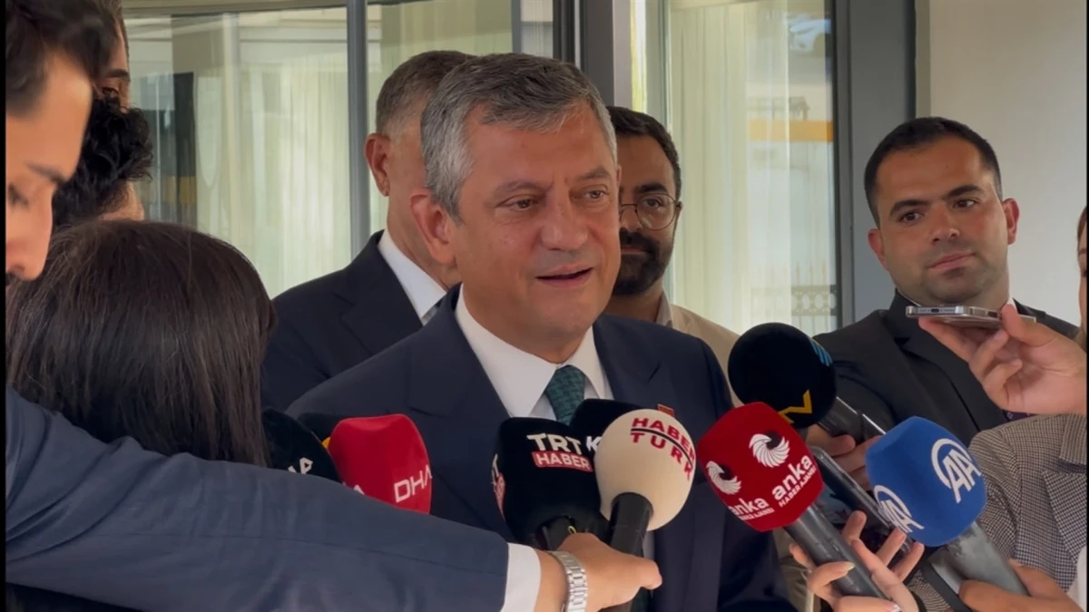 &Ouml;zg&uuml;r &Ouml;zel: Partinin siyasi kuruluşunu milletimizle birlikte yapacağız