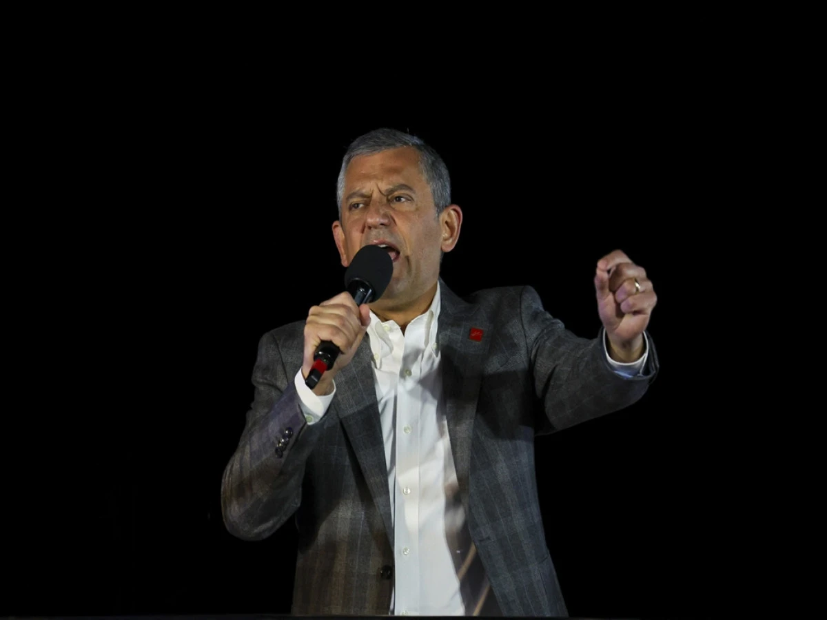 Özgür Özel, Silivri Meydanı'nda konuştu 