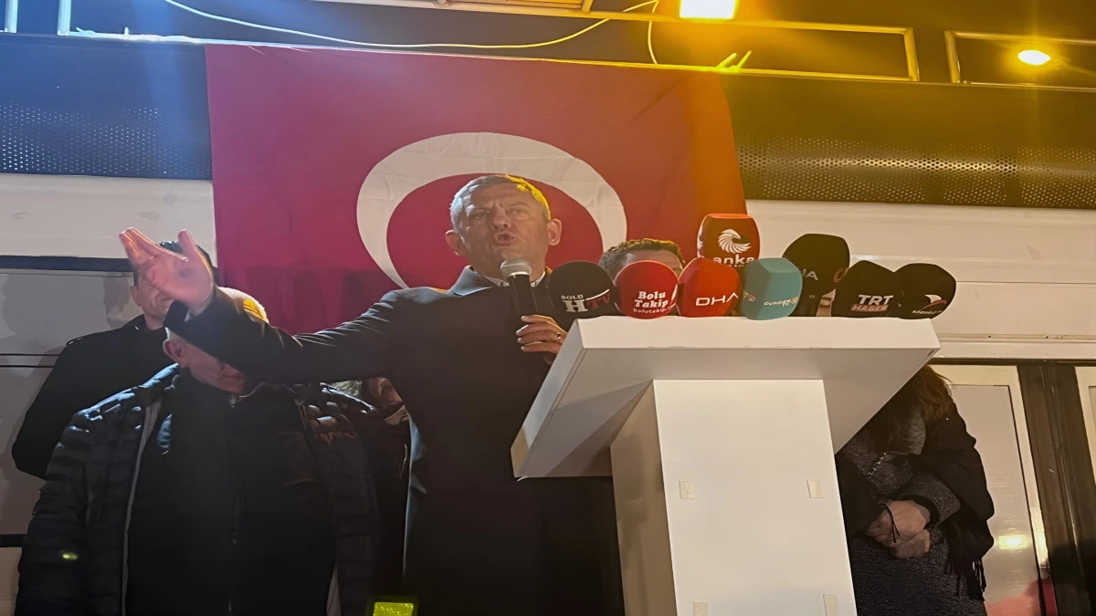 &Ouml;zg&uuml;r &Ouml;zel'den Tanju &Ouml;zcan'ın g&ouml;zaltına alınmasına tepki 