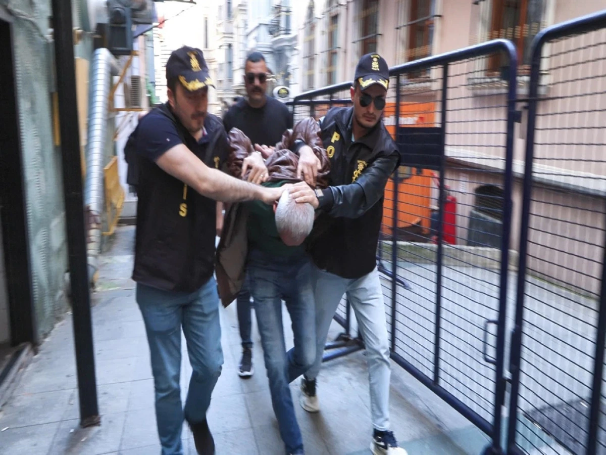 Özgür Özel'e yumruklu saldırıyı gerçekleştiren şüpheli gözaltına alındı! 