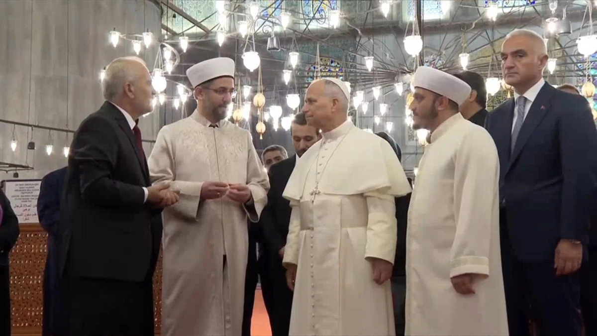 Papa 14&rsquo;&uuml;nc&uuml; Leo Sultanahmet Camii&rsquo;ni ziyaret etti! 