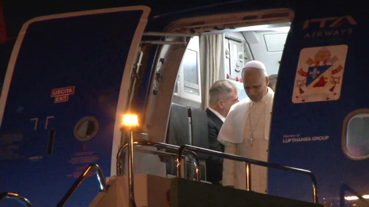 Papa’nın uçağına İstanbul’da ne oldu? Roma’dan acil ekip indi; işte detaylar 