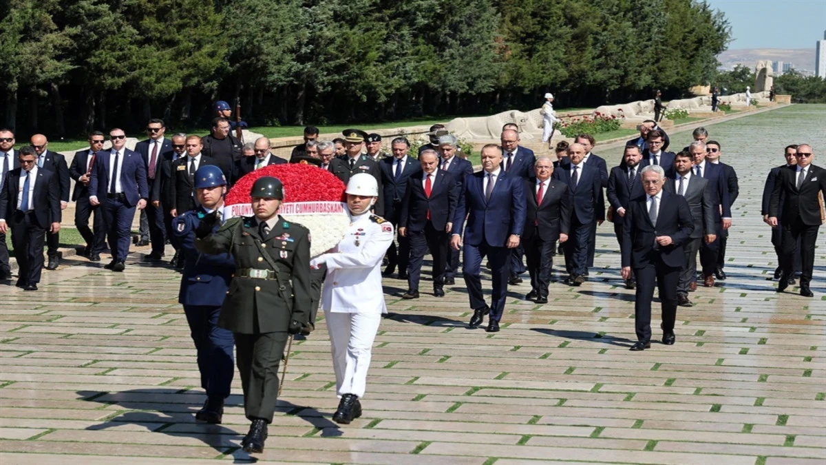 Polonya Cumhurbaşkanı Nawrocki, Anıtkabir'i ziyaret etti! 