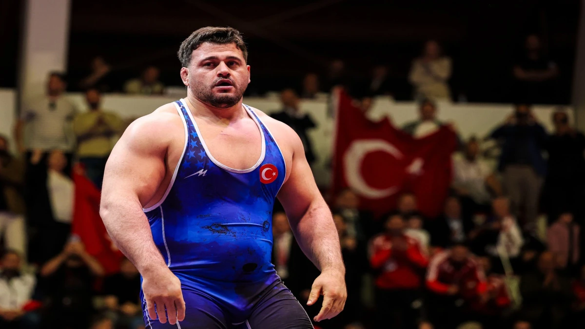 RIZA KAYAALP, D&Uuml;NYA G&Uuml;REŞ ŞAMPİYONASI'NA VEDA ETTİ 