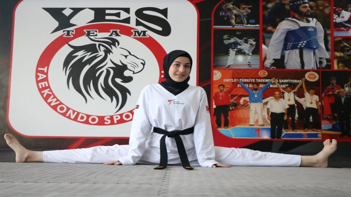 Salondaki &ccedil;ocukları izleyip tekvandoya başlayan işitme engelli Fatma&rsquo;nın hedefi Avrupa şampiyonluğu 