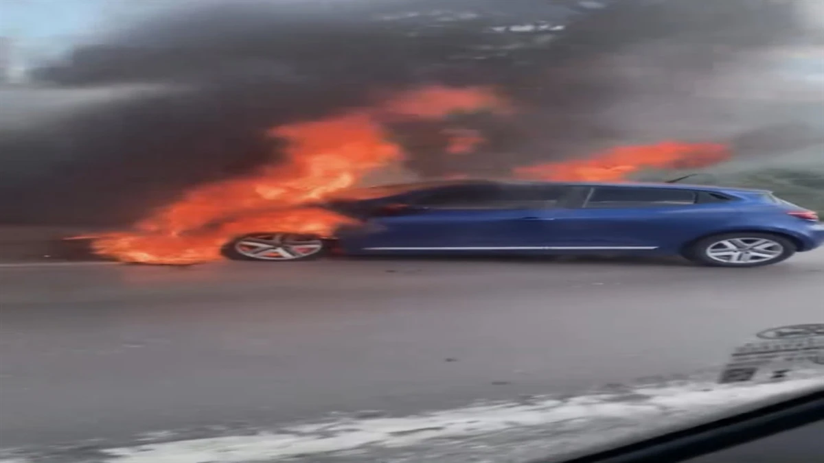 Samsunsporlu futbolcu Musaba'nın kullandığı araç alev aldı 