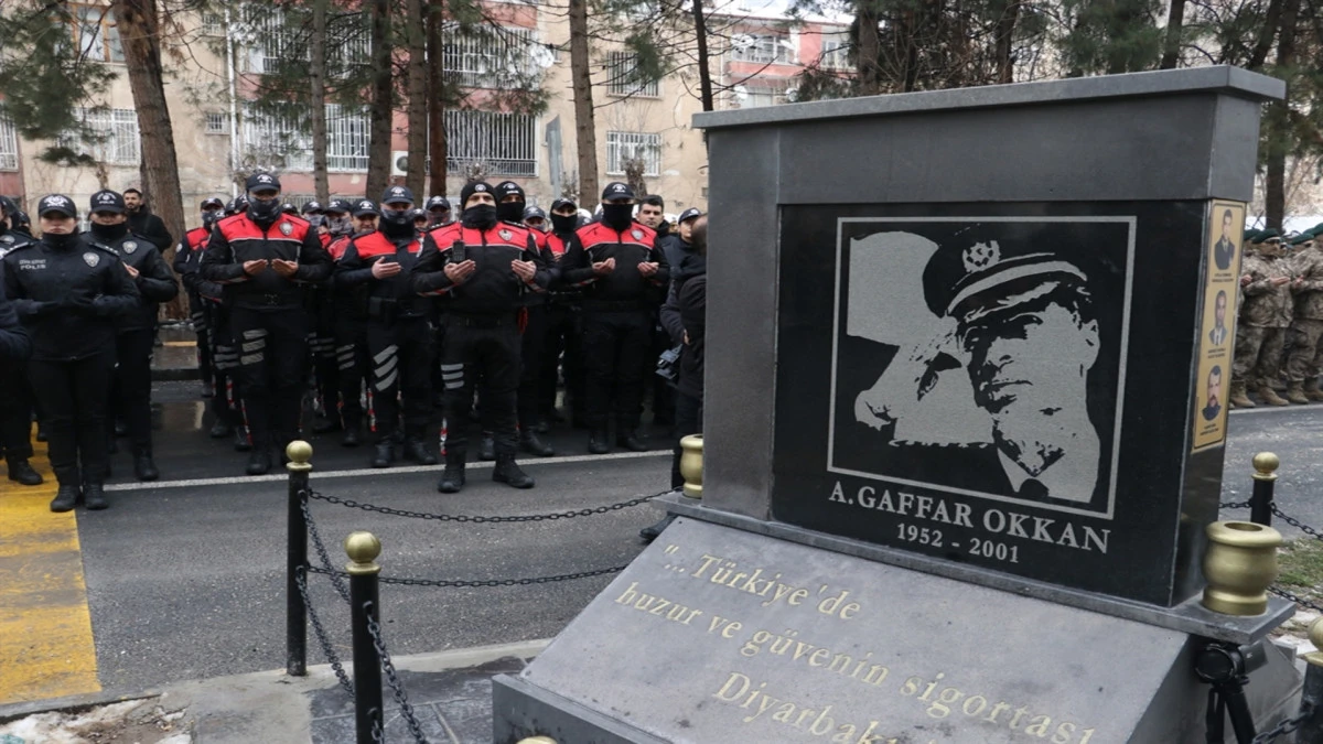 Şehit Emniyet M&uuml;d&uuml;r&uuml; Gaffar Okkan ve 5 mesai arkadaşı Diyarbakır&rsquo;da anıldı! 