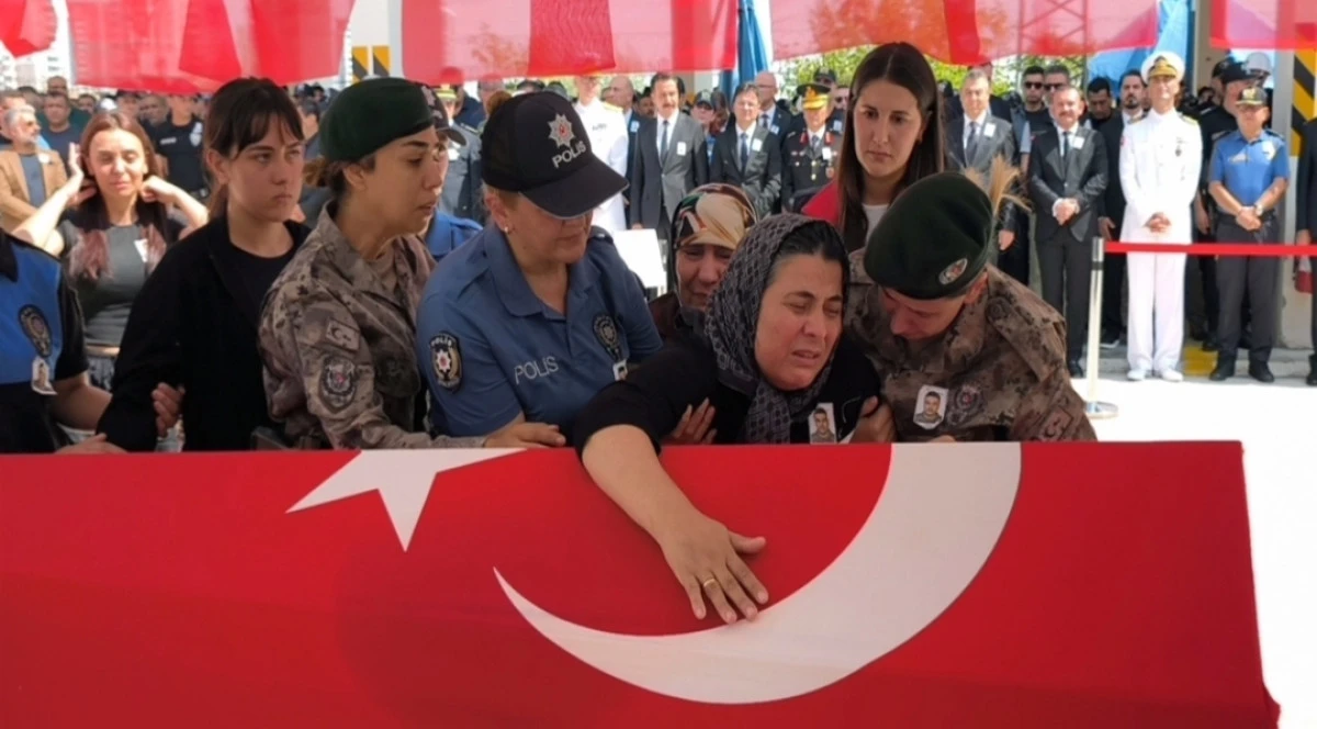 Şehit polis memuru memleketine uğurlandı 
